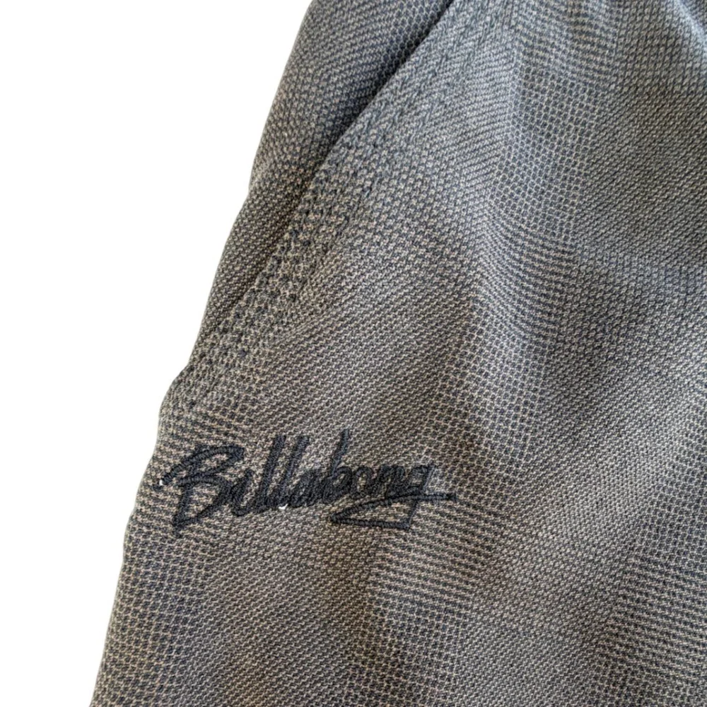 Y2KBillabong Mens Brown Textured Walk Shorts Size 31 Embroidered Logo Surf